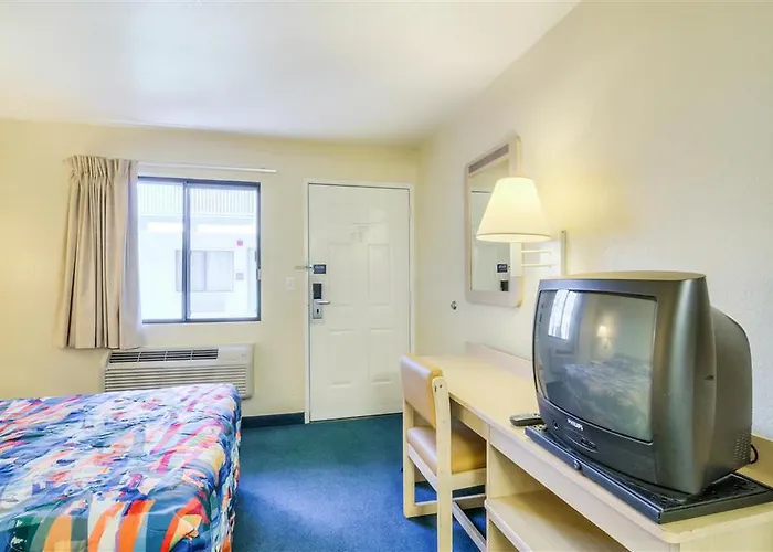 Hotel 6-schiller Park, Il - Chicago O'hare